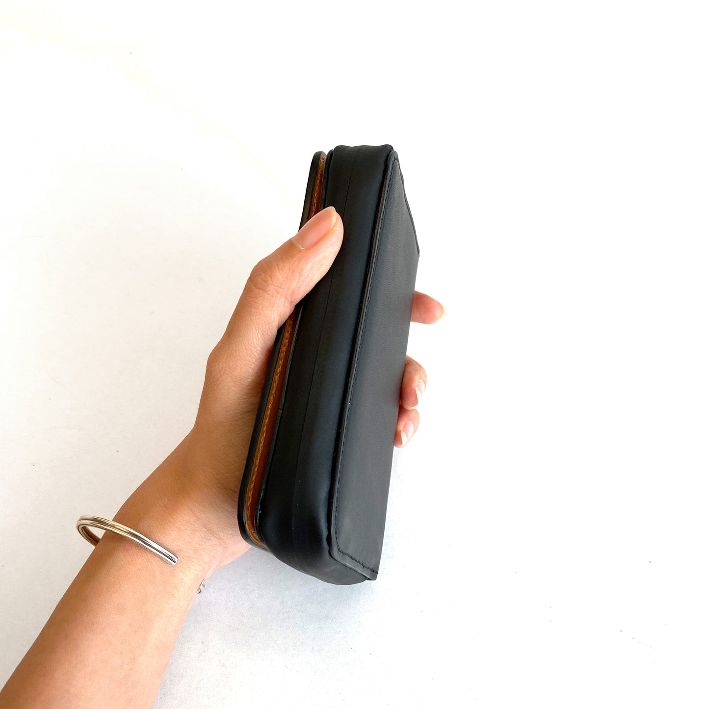 Weekday pouch